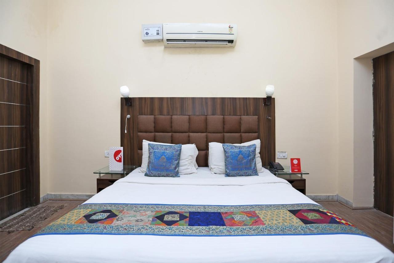 Hotel Oyo Flagship The Marc Blu Tājganj Esterno foto